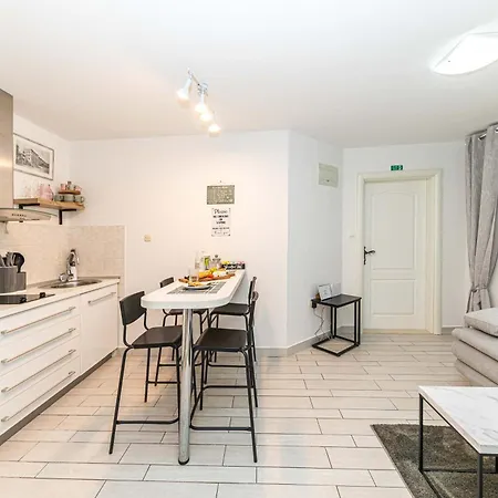Apartment & Gordana